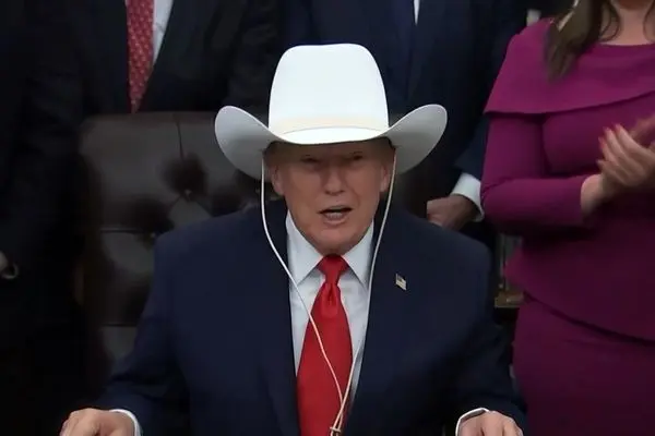 ترامپ با کلاه گاوچرانی