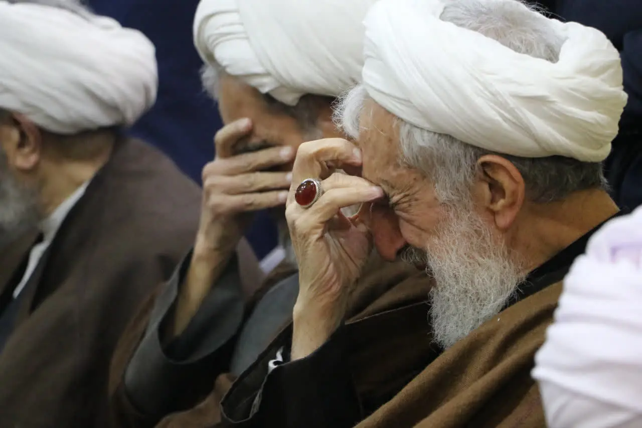 تصاویر؛ متن و حاشیه مراسم یادبود پسر کاظم صدیقی