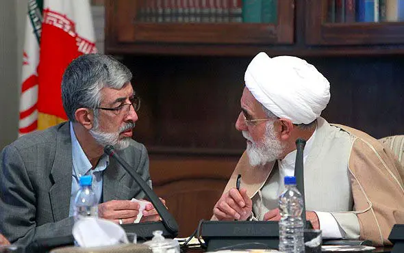 تصاویر؛ حضور مجدد احمدی‌نژاد در مجمع و خنده‌های از ته دل هاشمی، احمدی‌نژاد و...