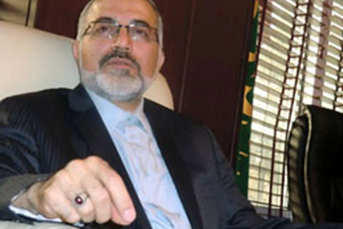 جهرمی: احمدینژادمیترسد دستاطرافیانش رو شود