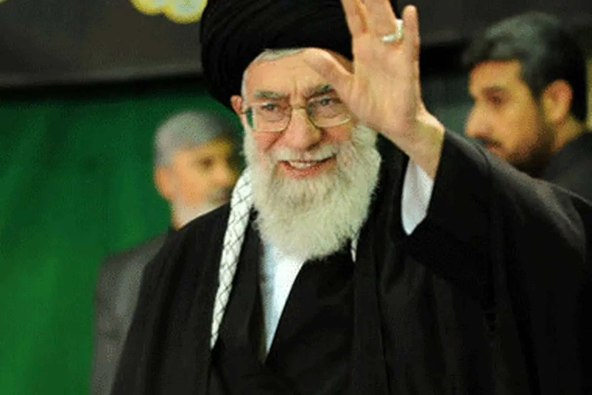 وقتی سید حسن خمینی و احمدی نژاد کنار هم می نشینند؛ چهارمین شب عزاداری فاطمیه در حسینیه امام(ره)
