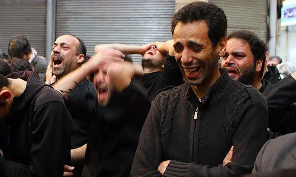 سوگواری مردم از کودکان و جوانان تا مسؤولان؛ سید حسن خمینی و احمدی‌نژاد کنار مقام...