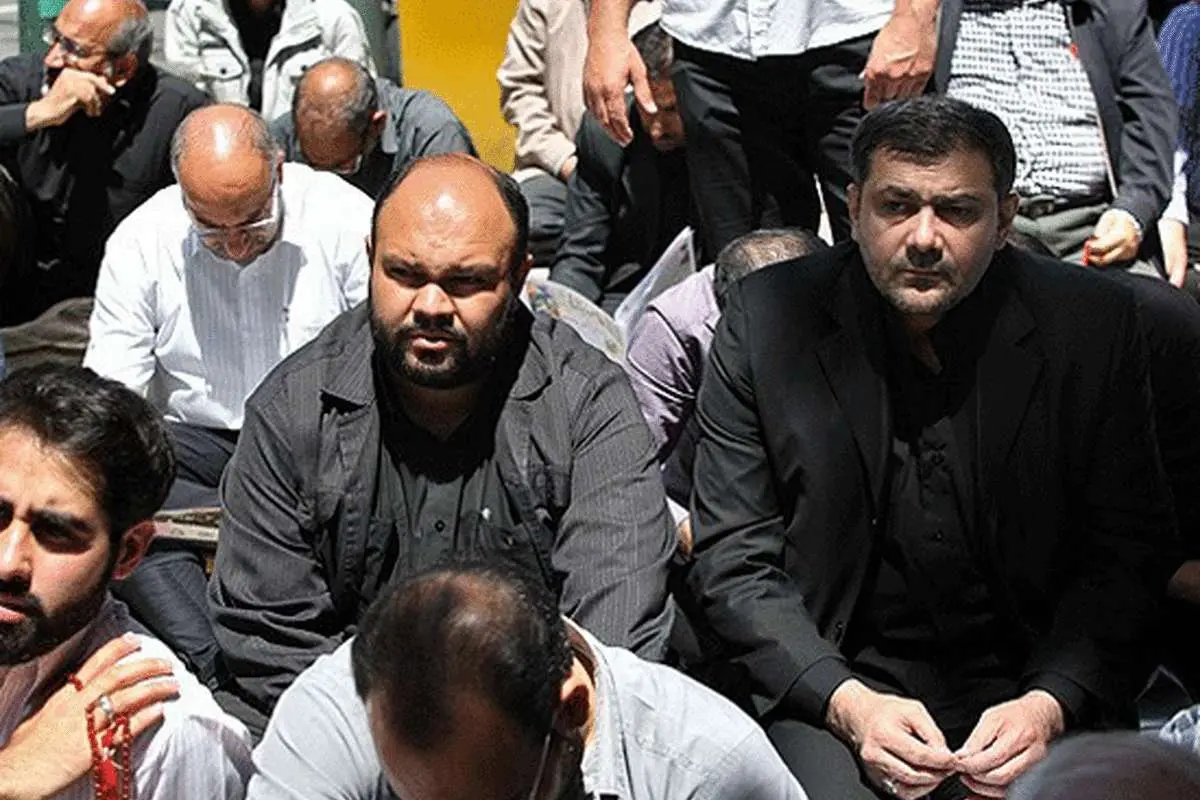 نامزدهای انتخابات در میان نمازگزاران