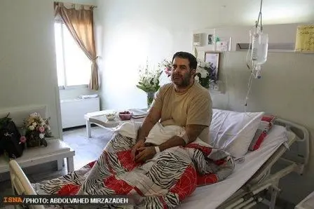 (تصویر)کارگردان جوان روی تخت بیمارستان