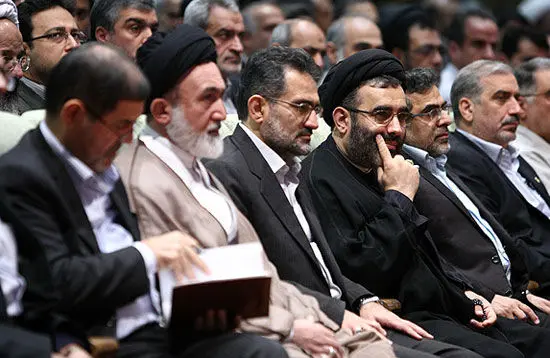 (تصاویر) جنجال در مراسم سازمان حج