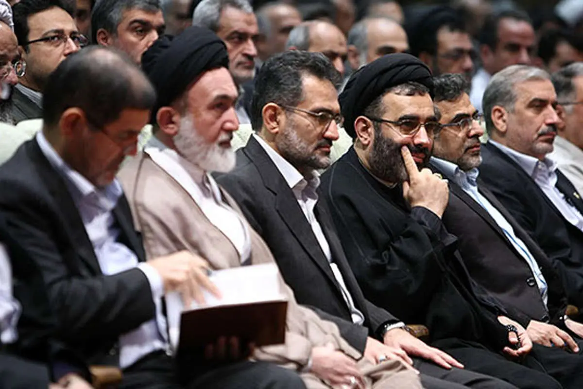 (تصاویر) جنجال در مراسم سازمان حج