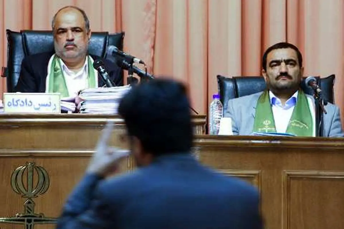 متهم ردیف اول: تاوان زیادی به خاطر آقای خاص پس دادم/ کمک 10 میلیاردی آقای خاص
