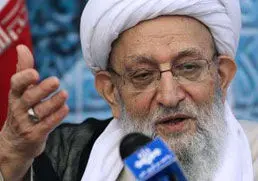 وفاداران به انقلاب اسلامی برای عبور از مشکلات راه حل ارائه دهند