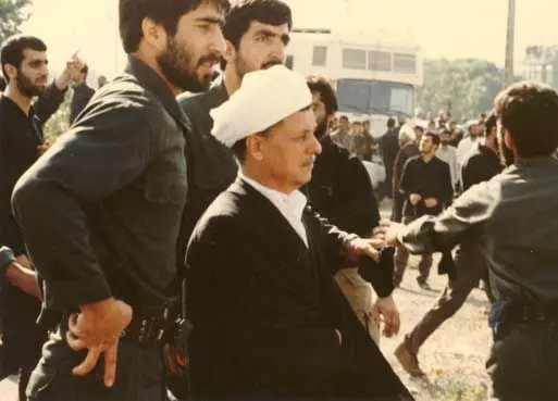 (تصاویر) سخنرانی‌ناتمام هاشمی در تشییع‌امام(ره)