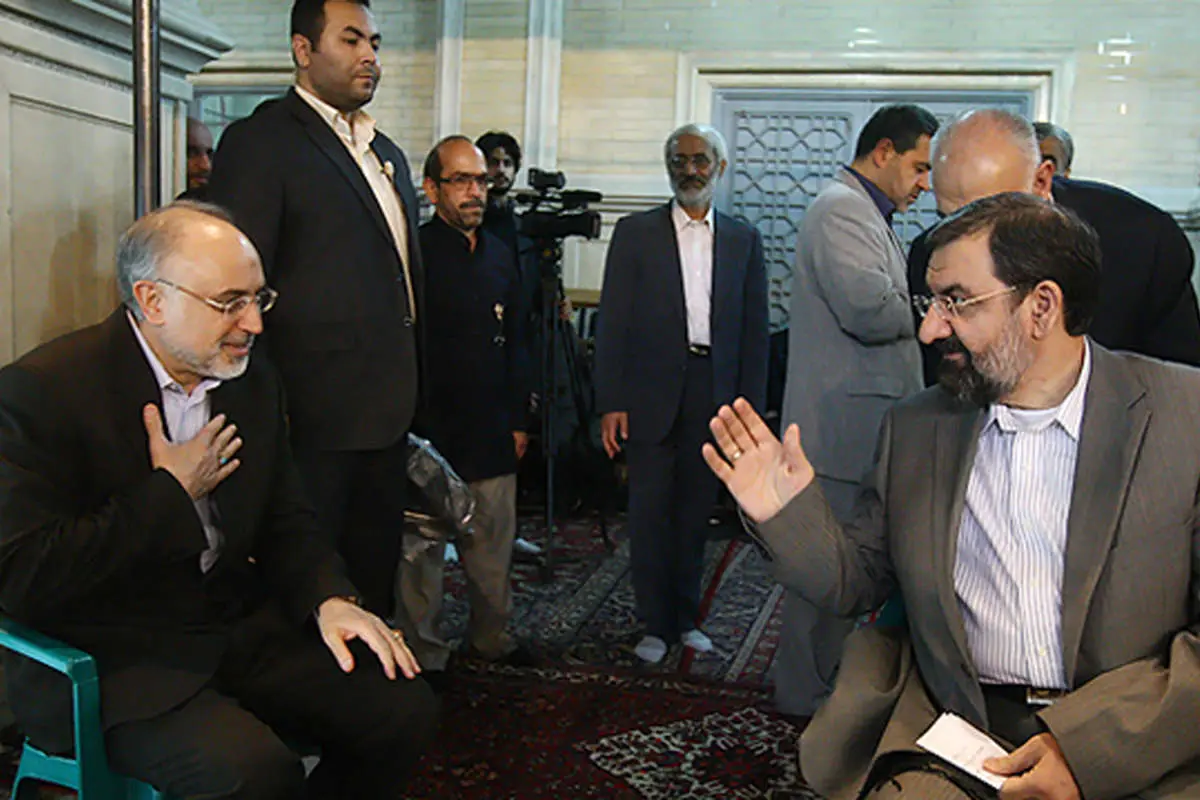 (تصاویر) حرف‌های درگوشی متکی و صالحی