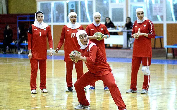 (تصاویر) در حاشیه تمرین زنان هندبالیست ایران
