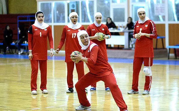 (تصاویر) در حاشیه تمرین زنان هندبالیست ایران
