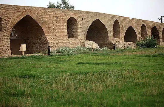 (تصاویر) بنای ساسانی در آستانه تخریب