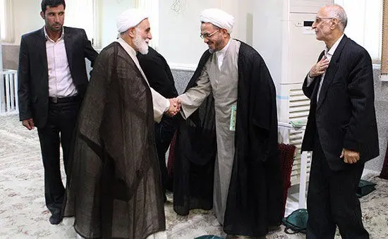 (تصاویر) حاشیه‌های یک مراسم؛ گفت‌و‌گو جدی ناطق و لاریجانی
