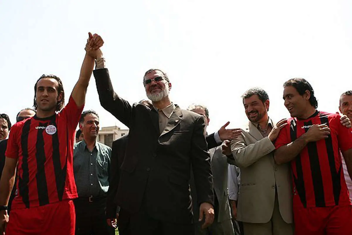(تصاویر) اجرای موزیک نظامی تا نامه سهراب سپهری در جشن پرسپولیسیها