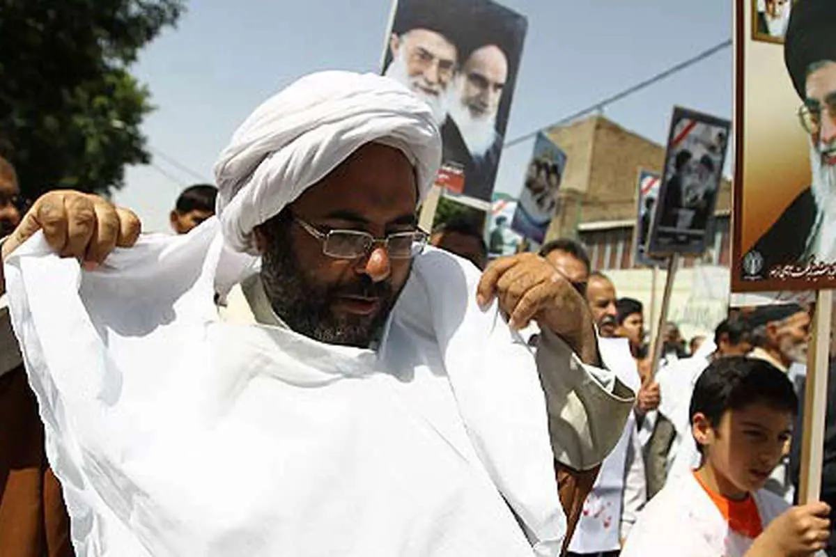 (تصاویر) راهپیمایی کفنپوشان ورامین