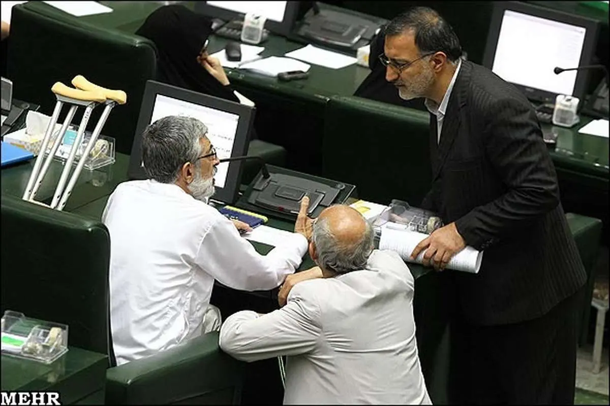 (تصاویر)حداد با پای شکسته و تیپ جدید در مجلس