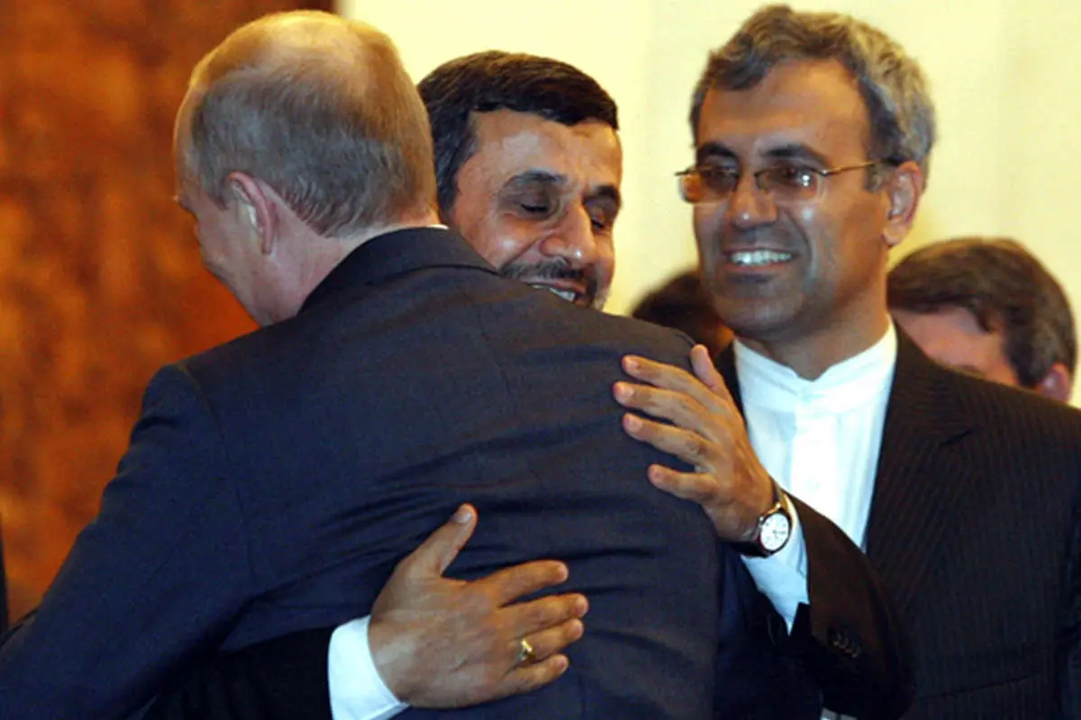 (تصاویر) استقبال گرم پوتین از احمدینژاد