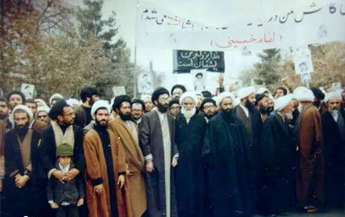 (تصوير)رهبر معظم انقلاب در جمع معترضین
