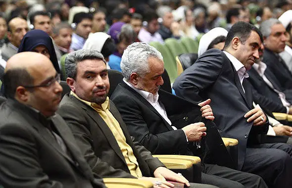 (تصاویر) وقتی دستان معاون اول سوژه می‌شود!
