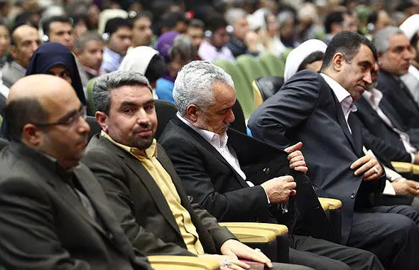 (تصاویر) وقتی دستان معاون اول سوژه می‌شود!