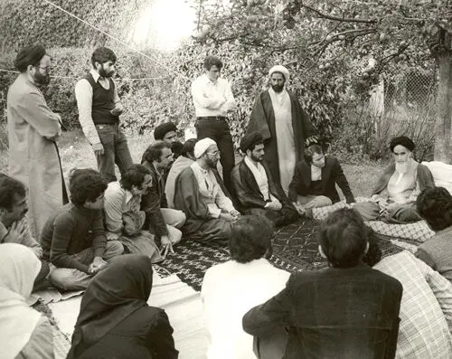 (تصویر) خاتمی، محتشمی‌پور و غفاری در محضر امام(ره)