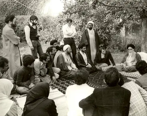 (تصویر) خاتمی، محتشمی‌پور و غفاری در محضر امام(ره)
