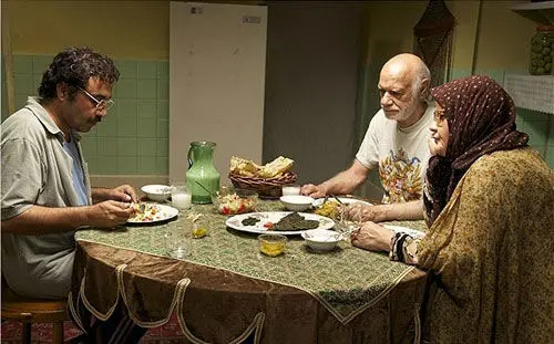 اکبر عبدی‌ با چادر چاقچور به ‌سینما آمد+(تصوير)