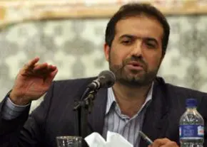 با نظر احمدی‌نژاد موافقم/ باید کاسه کوزه‌ها را سر جلالی بشکنند!