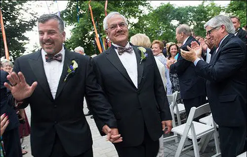 عضو 72 ساله کنگره آمریکا با همجنس خود ازدواج کرد+ (عكس)