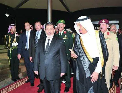 (عکس) دیدار مرسی با پادشاه عربستان