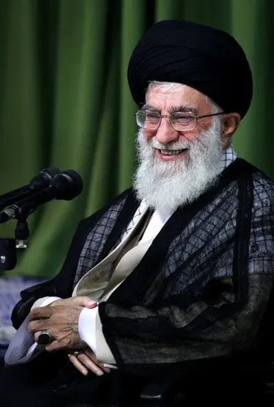 (تصاویر) دیدار شاعران و ادیبان با رهبر انقلاب