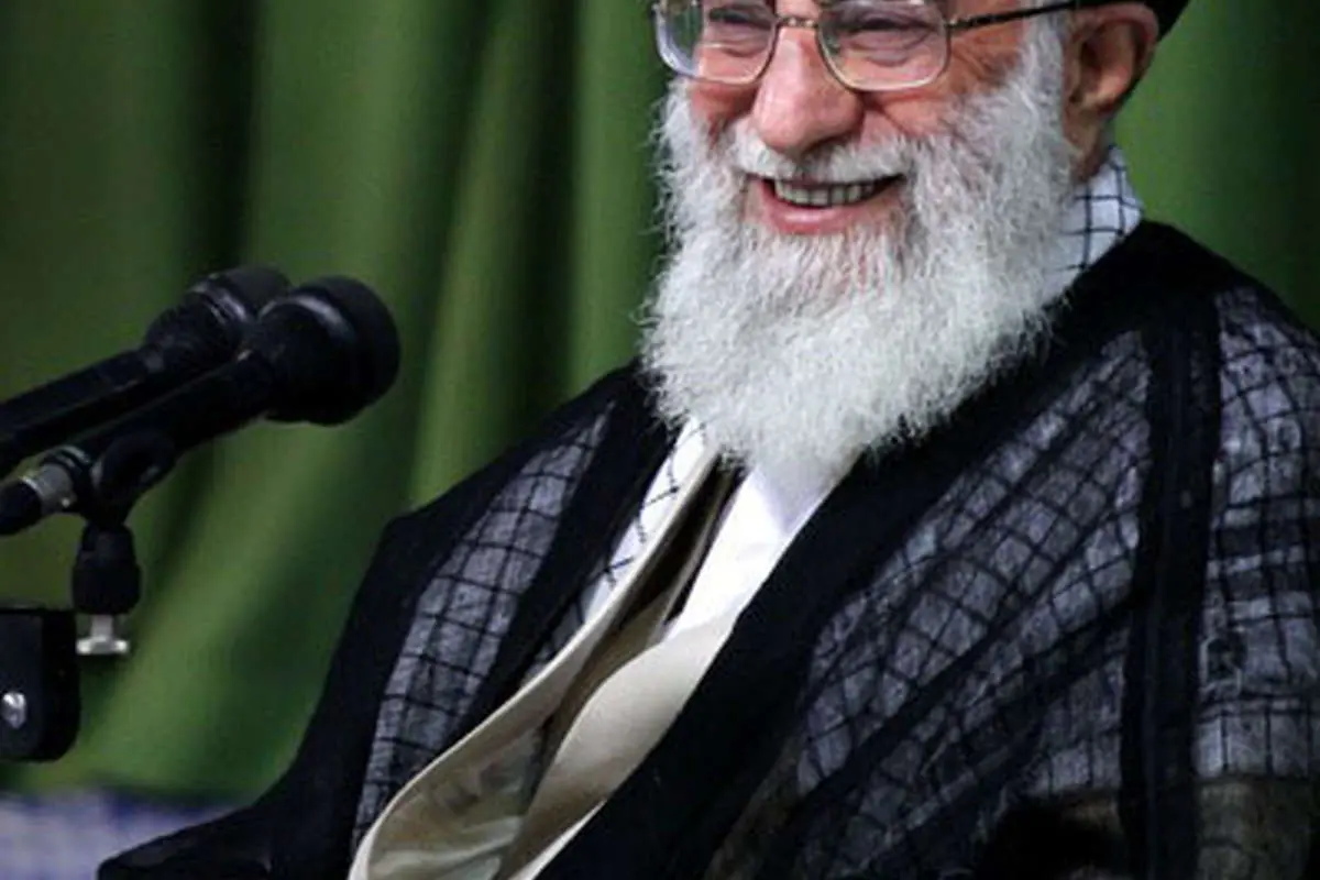 (تصاویر) دیدار شاعران و ادیبان با رهبر انقلاب
