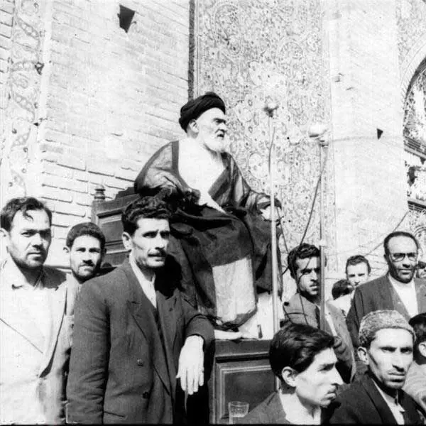 تصاویر کمتر دیده‌شده از آیت‌الله کاشانی