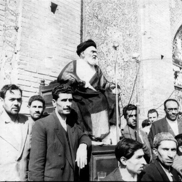 تصاویر کمتر دیده‌شده از آیت‌الله کاشانی