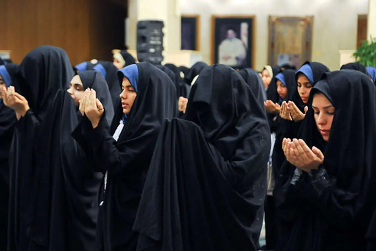(تصاویر) افطاری ایتام با رئیس مجلس