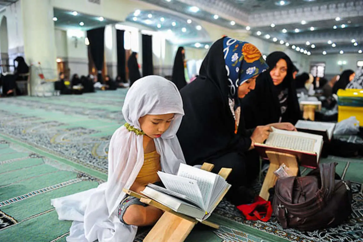(تصاویر) محافل انس با قرآن در ماه رمضان