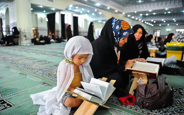 (تصاویر) محافل انس با قرآن در ماه رمضان