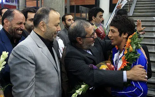 (تصاوير) استقبال پر شور از کاروان کشتی فرنگی