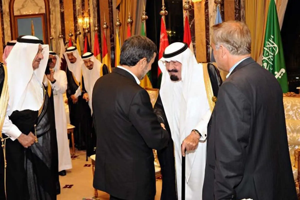 (تصاویر) استقبال پادشاه عربستان از احمدینژاد