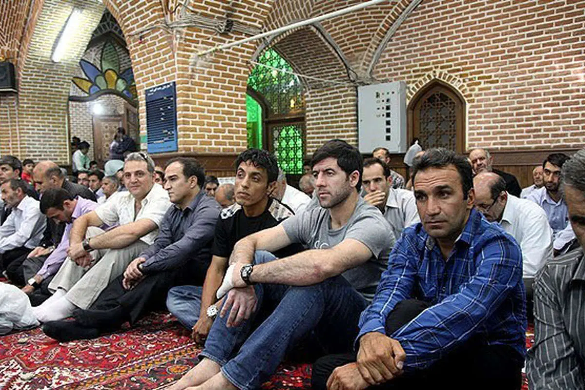 (تصاویر) اقدام تختیوار سه فوتبالیست برای کمک به زلزلهزدگان