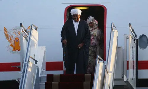 (تصاویر) عمرالبشیر و همسرش در تهران