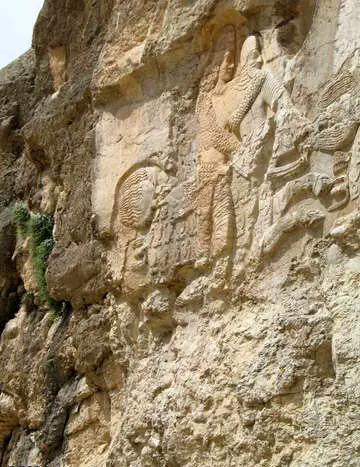 بزرگ‌ترين نقش‌برجسته‌ي كشور رو به انهدام