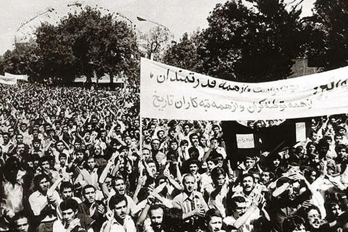 (تصاویر) جمعهخونيني كه انقلاب را بيمهكرد