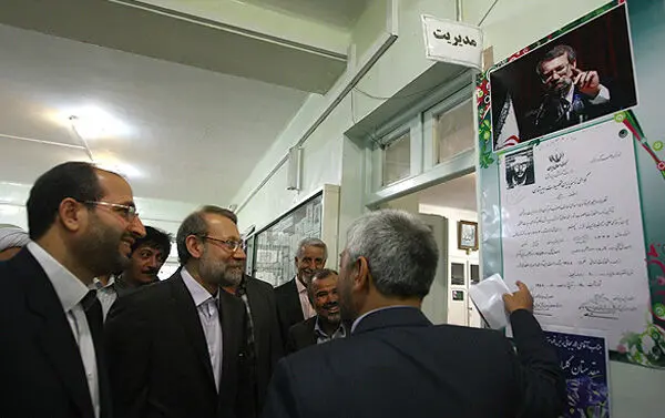 (تصاویر) بازگشت لاریجانی به دبیرستان!