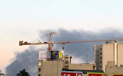 آتش‌سوزی بزرگ در کارخانه سلفون اصفهان+(تصاویر)