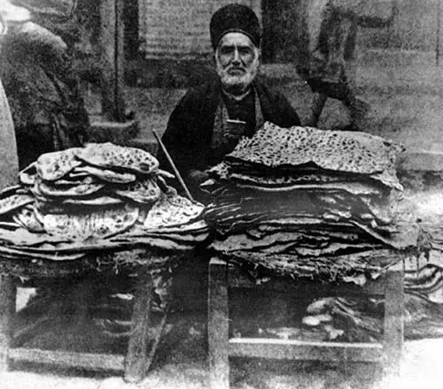 (تصاویر) قصه نان سنگک؛ از علی جغجغه تا سهمیه‌بندی