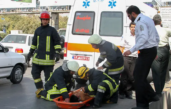 (تصاویر) سقوط ۲۱ کودک از پله برقی