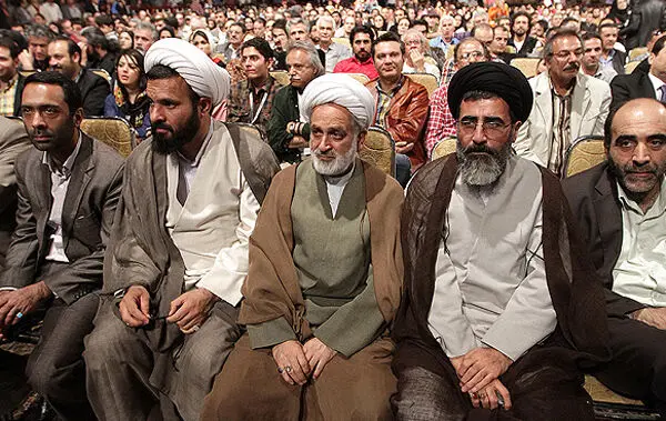 (تصاویر) افتتاحیه جشنواره فیلم کودک؛ تقدیر از آرمیتا در غیاب کلاه قرمزی