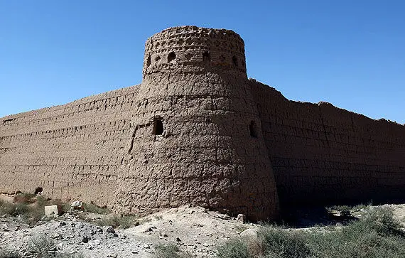 تبدیل قلعه‌های تاریخی به طویله!+(عکس)